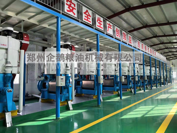 油脂精煉成套設(shè)備,企鵝糧油機械 品質(zhì)優(yōu)良+技術(shù)成熟(圖1) 油脂精煉成套設(shè)備,企鵝糧油機械 品質(zhì)優(yōu)良+技術(shù)成熟(圖1)